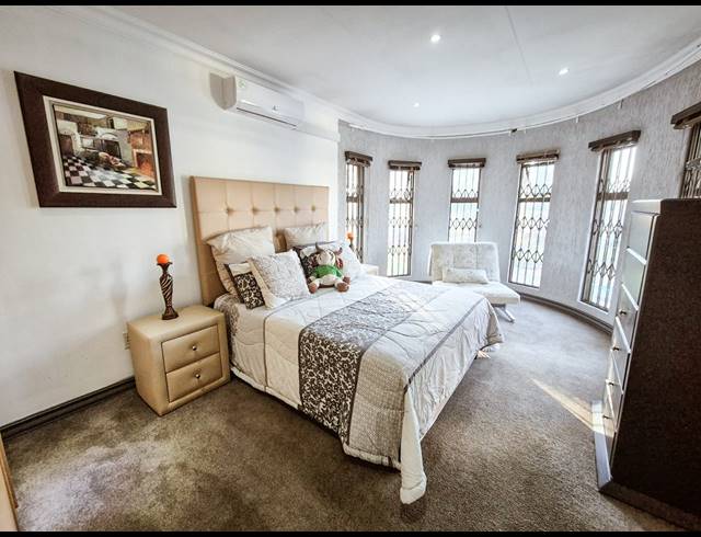 8 BEDROOM HOUSE FOR SALE IN MANTEVREDE